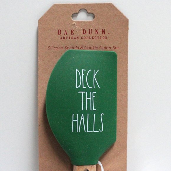 Rae Dunn Artisan Collection NWT Deck The Halls Silicone Spatula & Cookie Cutter - Picture 3 of 10